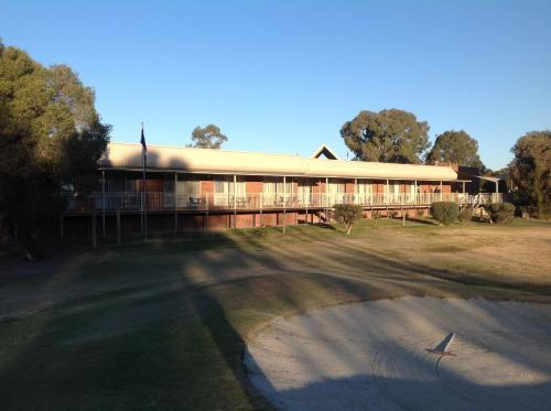 Tooleybuc Club Motor Inn