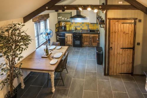 Fern Cottage - Luxurious 1 Bedroom - Blossom Farm