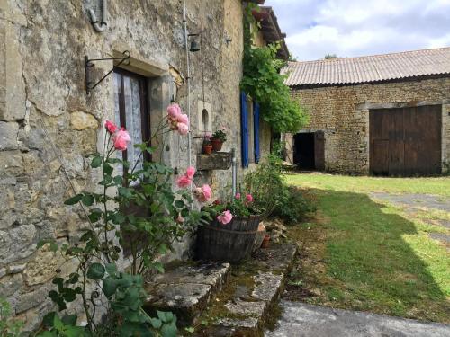 Beautiful Cottage With Private Pool In France
