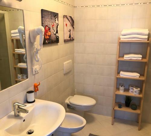 Hostal Irides Rooms