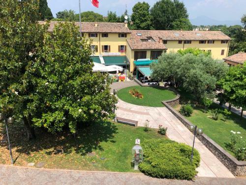 Hostal Irides Rooms