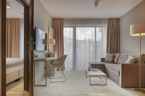 Five Seasons Two Aparthotel