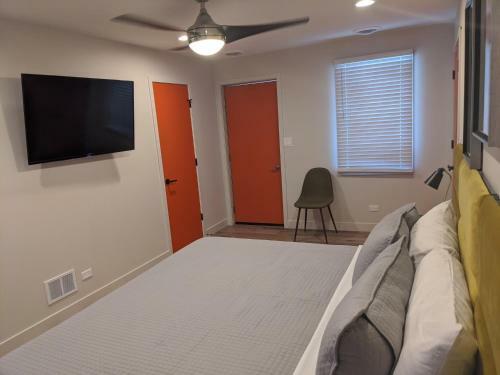 Hotel 4411 Inn & Suites