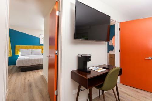 Hotel 4411 Inn & Suites