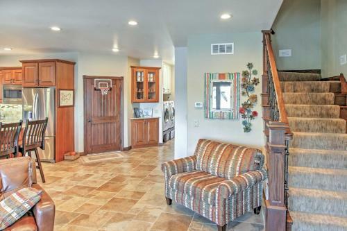 Waterfront Black Hawk Home Game Room And Boat Dock!