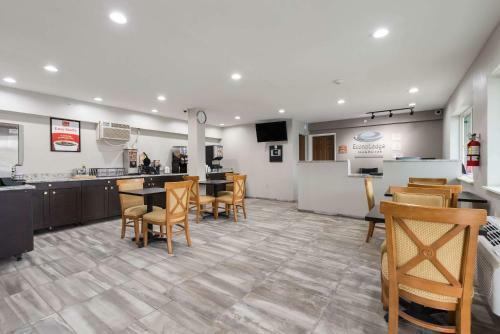 Hotel Econo Lodge Inn & Suites