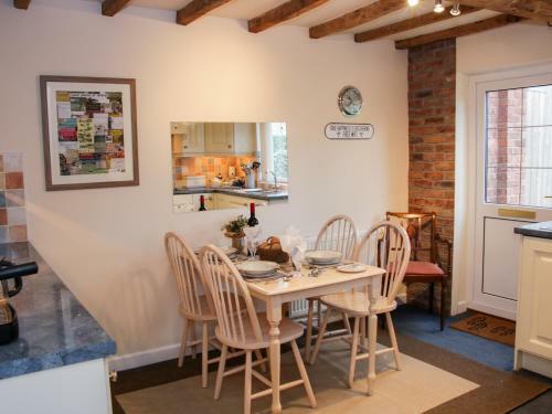 Cream Door Cottage, Kidderminster