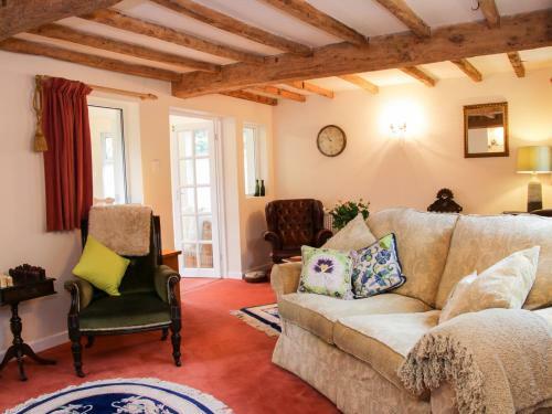 Cream Door Cottage, Kidderminster