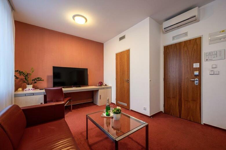 Hotel Ruby Blue