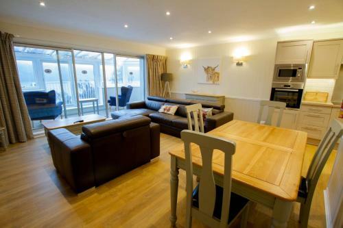 Loch Rannoch Pine Marten Lodge 6