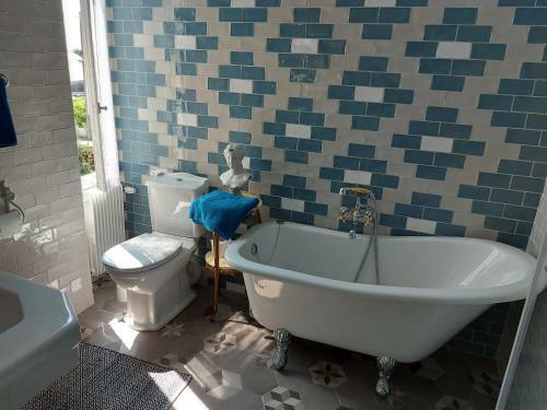 Hostal Chateau Gunes (guges)