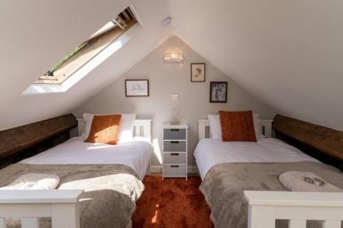 Stunning 2-bed Cottage In Fordwells