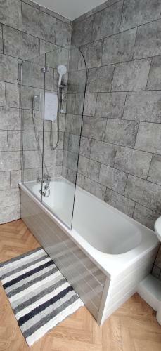 Homebird Property - Ashton House