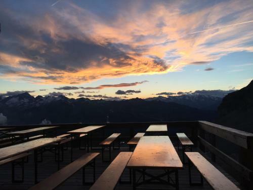Hotel Rifugio Stoppani Al Grost�