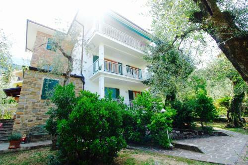Large Apartment Balcony With Lake View