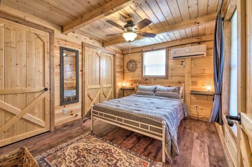 Cozy Retreat On Lake With Dock, Deck And Views!