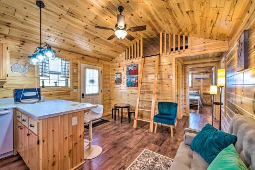 Cozy Retreat On Lake With Dock, Deck And Views!