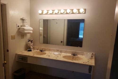 Oyo Hotel Whitely City Hwy 27 Ky
