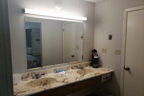 Oyo Hotel Whitely City Hwy 27 Ky