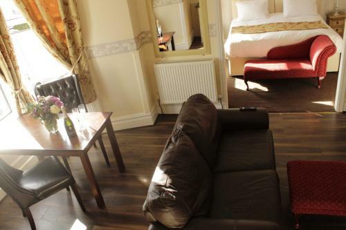 Hostal Clifton Villa Guest House