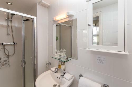 Hostal Clifton Villa Guest House