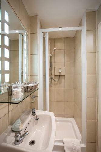 Hostal Clifton Villa Guest House