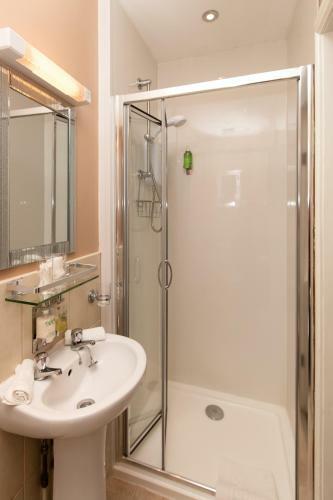 Hostal Clifton Villa Guest House