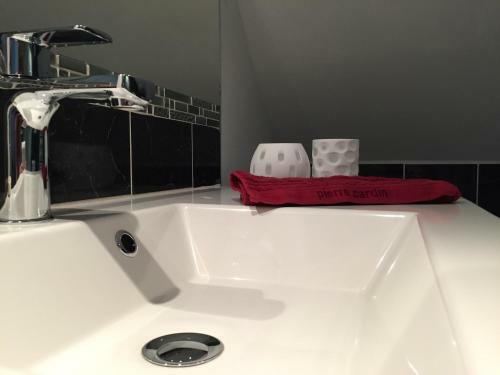 Hostal Les Charmes Du Petit Pr�