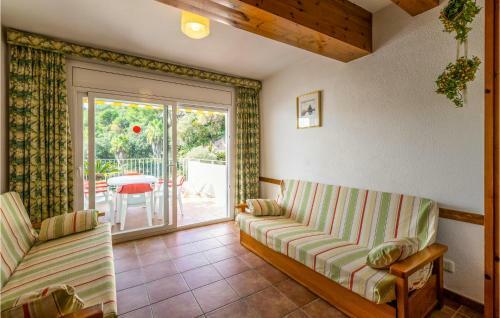 Three-bedroom Holiday Home In Lloret De Mar