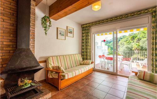 Three-bedroom Holiday Home In Lloret De Mar