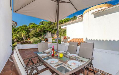 Three-bedroom Holiday Home In Lloret De Mar