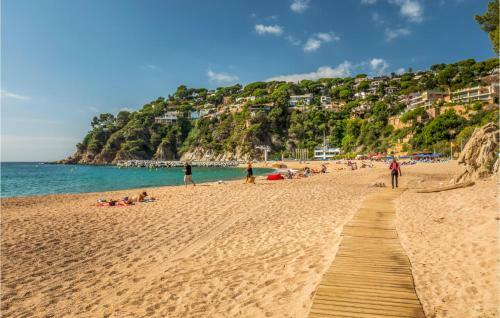 Three-bedroom Holiday Home In Lloret De Mar