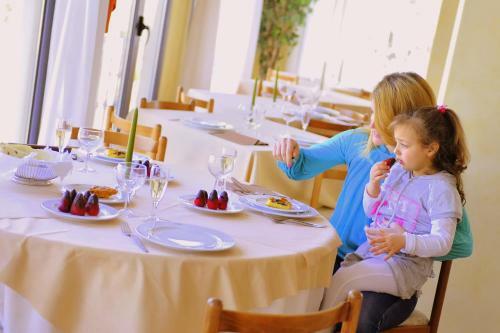 Ambasciatori Hotel - Davanti A Noi Solo Il Mare