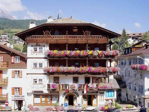 Post Hotel Ristorante Tyrol