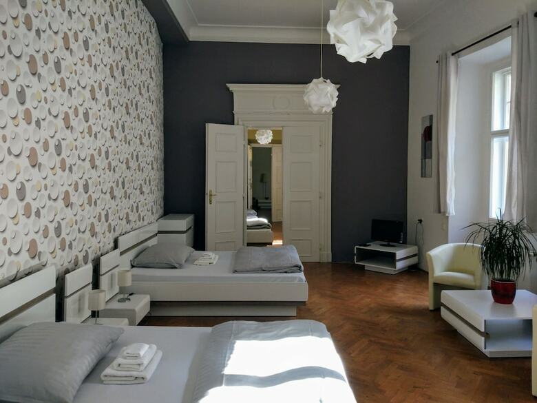 Apartments T�nsk� 7