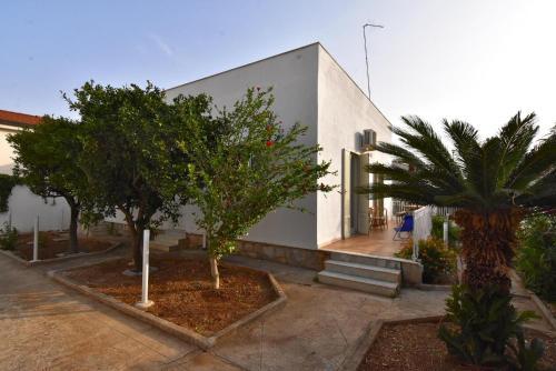 Holiday Home, Mondello