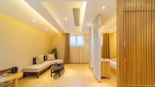 Hanyun Hot Spring Hotel