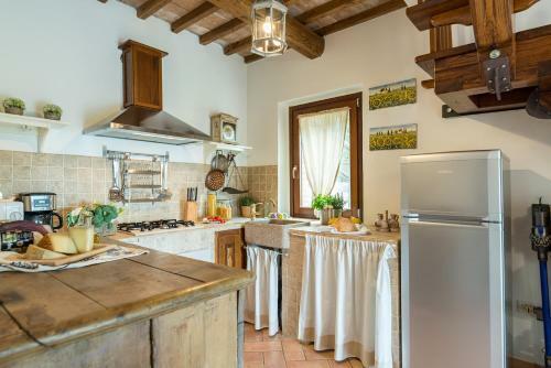 Villa Casale Montegiovi 6&4