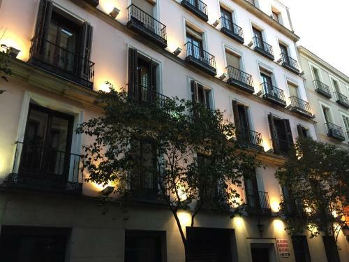 Hostal Ch Otello Rooms - Madrid