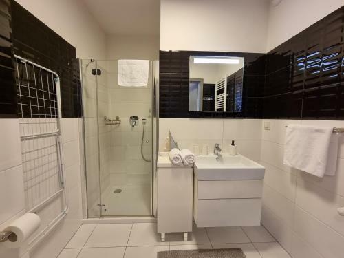 Apartamenty 5 M�rz - 365pam