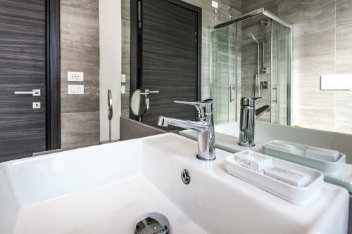 Hostal Made To Measure Business