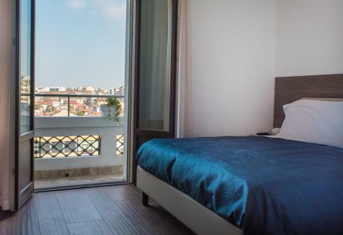 Hostal Enjoy Milano Skyline