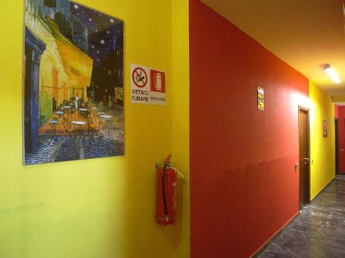 Hostel California