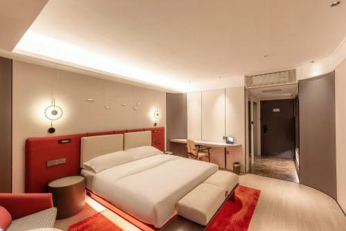 Eason Holiday Hotel