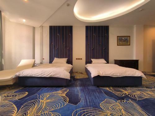 Q&h Hotel