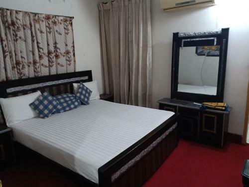 Orange Line Hotel