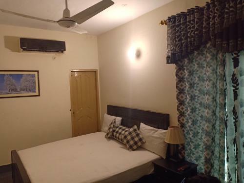 Orange Line Hotel