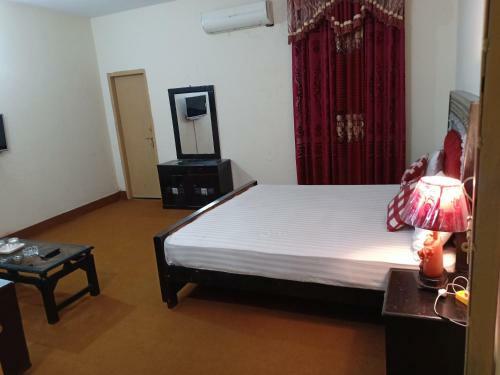 Orange Line Hotel