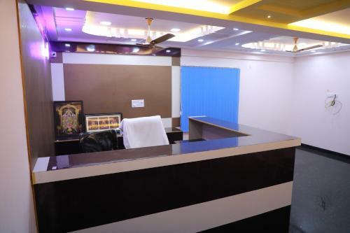 Hotel Monarch Stays Gandhi Nagar