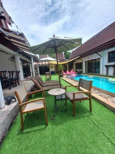 7-bedroom Pool Villa Pattaya, Pool Table, Bbq.